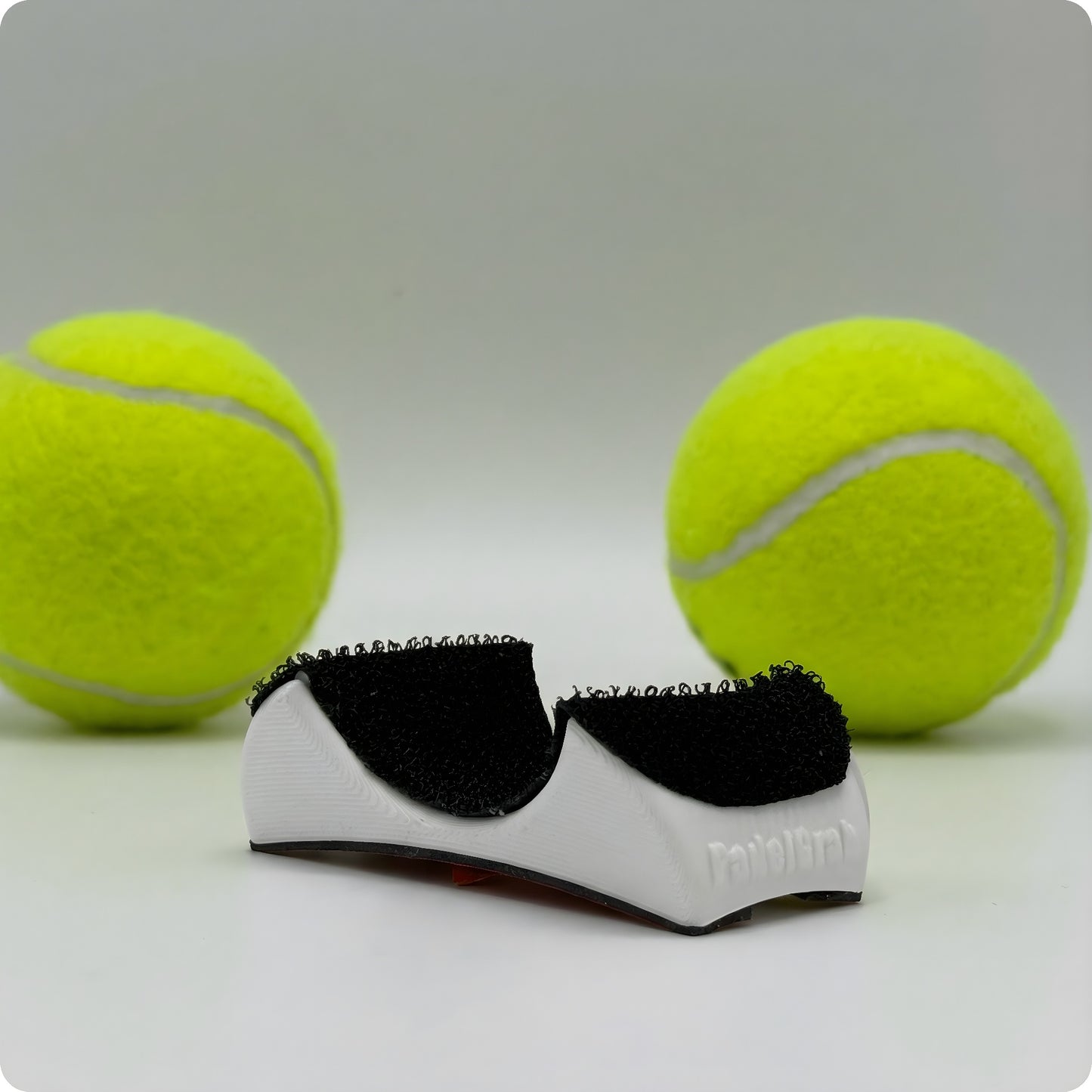 PadelGrab | Ball Picker | Relieves Knee Strain